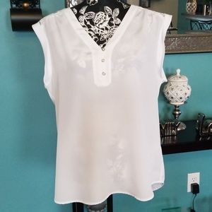 NEW YORK & COMPANY TOP